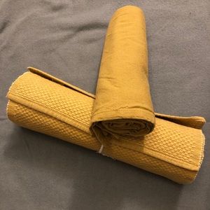 Place mats w/ matching napkins